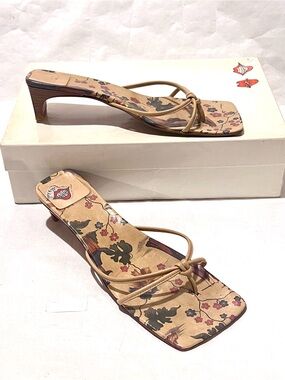 Sexy Kiss Leather Thong Sandals Size 40 Cinese/Camel